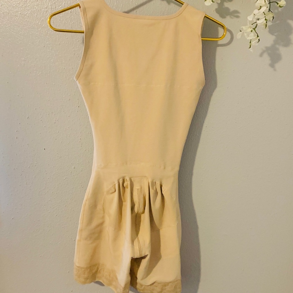 Bodyshaper - Picture 2 of 9